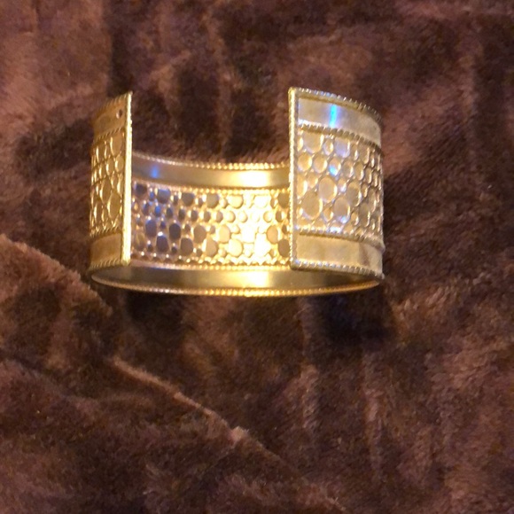 Gold cuff bracelet w/stones - Picture 2 of 3